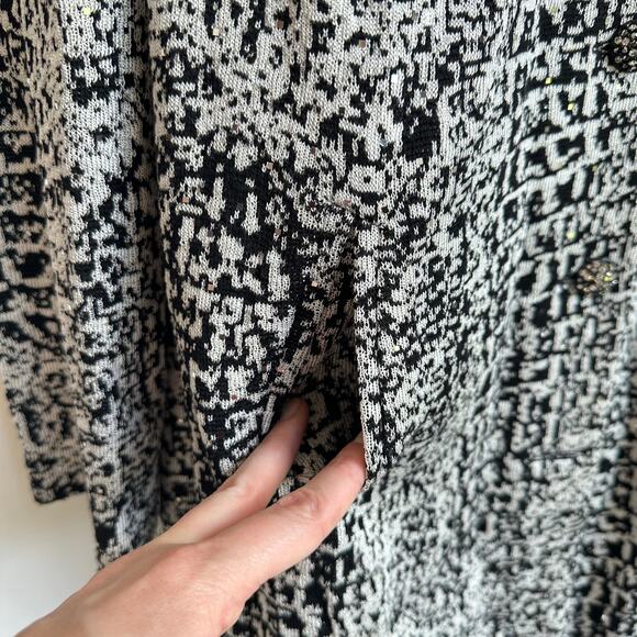 St. John Evening Sz 12 Knit Cardigan Sweater Long Jacket Black White Rhinestones - Picture 6 of 9